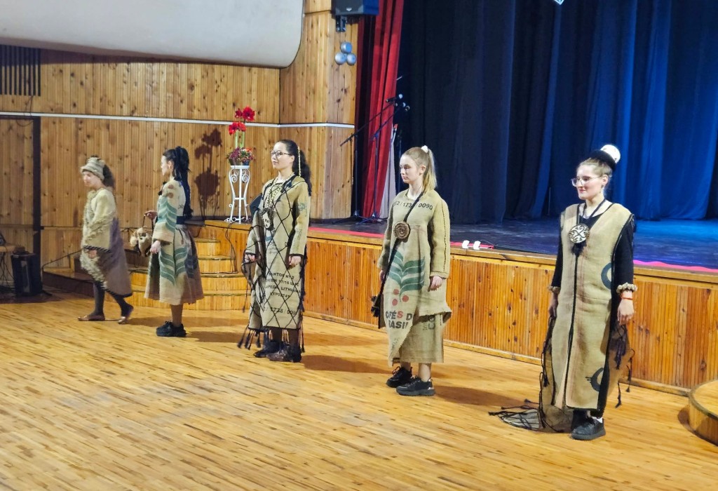 Avangardinės mados kolekcijos praturtino šventės programą